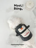 Hundepullover „Daydreaming Penguin“