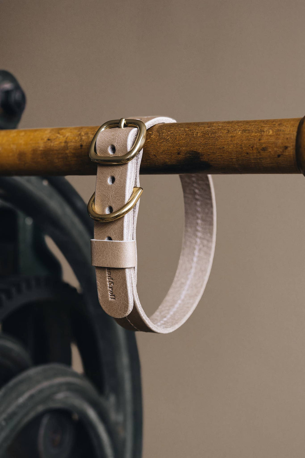 Fir Leather Dog Collar Brown, Size XS – BAND&ROLL