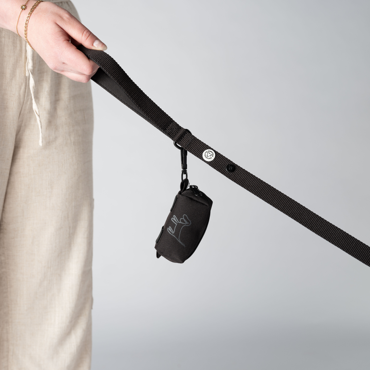 Waste Bag Dispenser Pitch Black – Barkalot