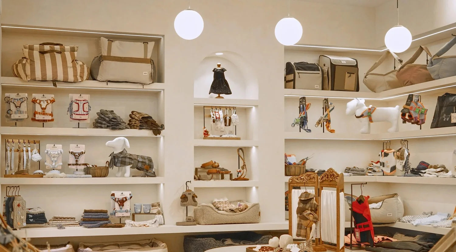 Die Petin Boutique in Mailand mit Tieraccessoires und Bekleidung